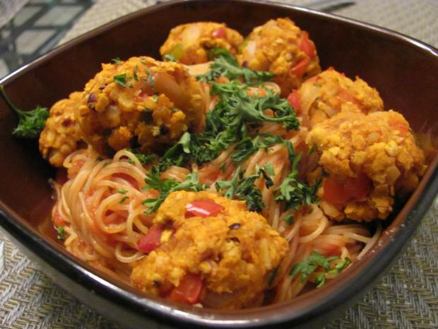 Spaghetti and Italian Tempeh Meatballs